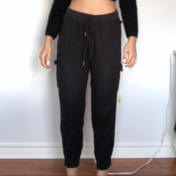 Aritzia joggers (community) - Picture 2 of 4